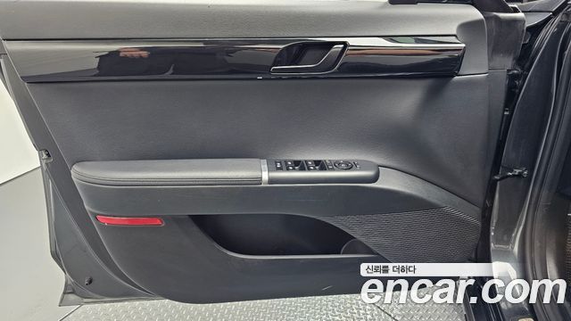 Hyundai Grandeur (GN7) 2,5 Gasoline 2WD Premium 2023 — фото 24