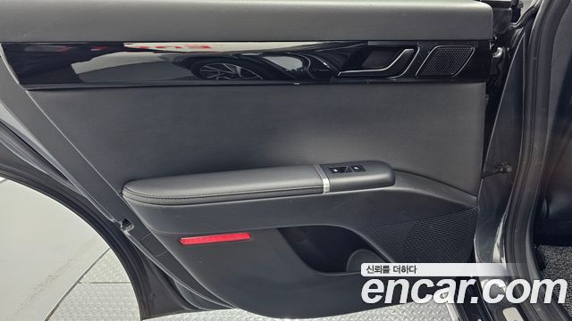 Hyundai Grandeur (GN7) 2,5 Gasoline 2WD Premium 2023 — фото 25