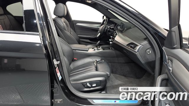 BMW 5 Series (G30) 520d M Sport package 2017 — фото 11