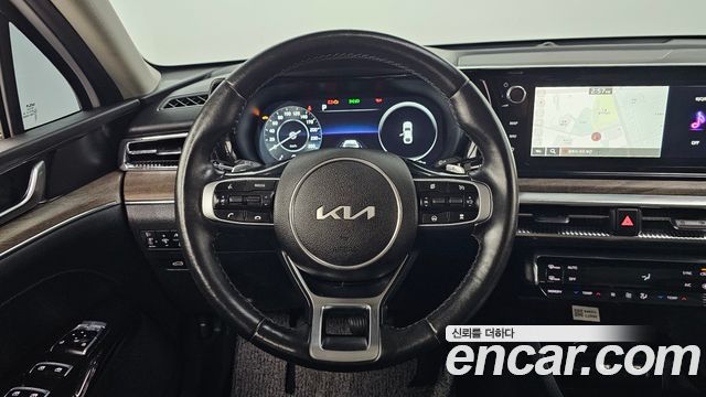 Kia K5 (III) 2.0 Noblesse 2023 — фото 17