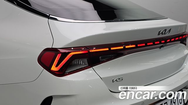 Kia K5 (III) 2.0 Noblesse 2023 — фото 29