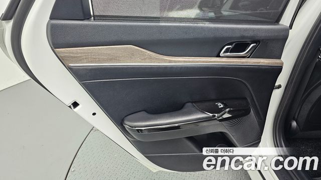 Kia K5 (III) 2.0 Noblesse 2023 — фото 31