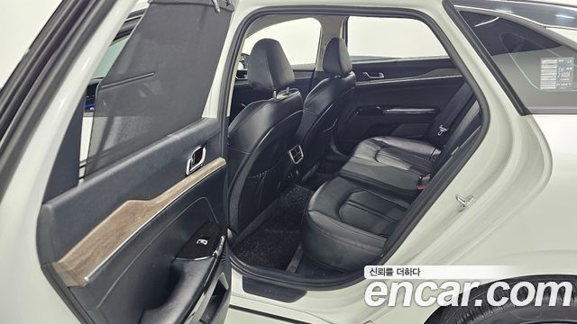 Kia K5 (III) 2.0 Noblesse 2023 — фото 33