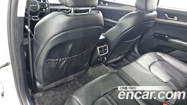 Kia K5 (III) 2.0 Noblesse 2023 — фото 35