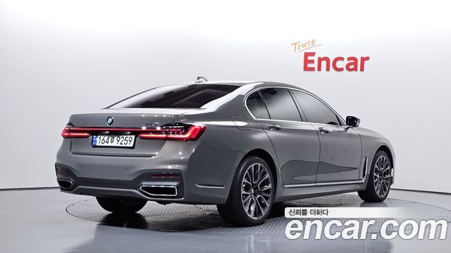 BMW 7 Series (G11) 740i M Sport 2021 — фото 2