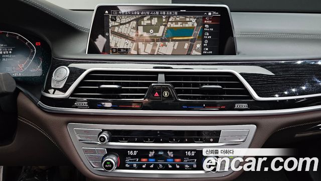 BMW 7 Series (G11) 740i M Sport 2021 — фото 14