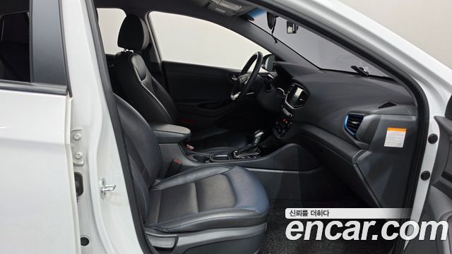Hyundai Ioniq Hybrid I Plus 2016 — фото 11