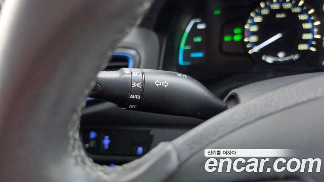 Hyundai Ioniq Hybrid I Plus 2016 — фото 16