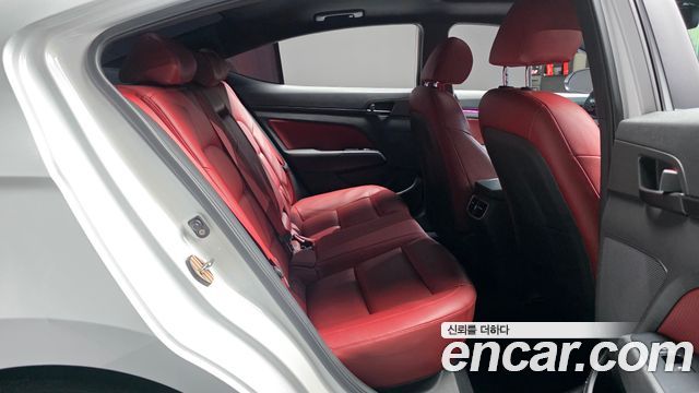 Hyundai Avante (AD) 1.6 Turbo Sport Extreme Selection 2017 — фото 11