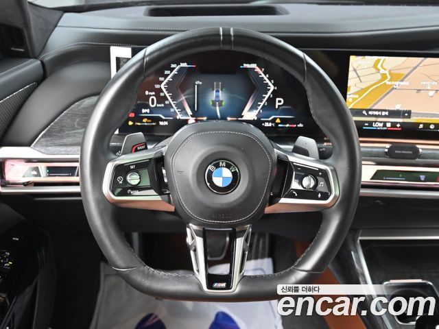 BMW 7 Series (G70) 740i sDrive M Sport 2023 — фото 17