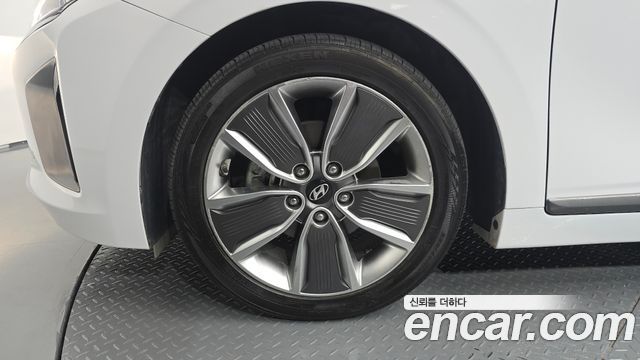 Hyundai Ioniq Hybrid Q 2016 — фото 5