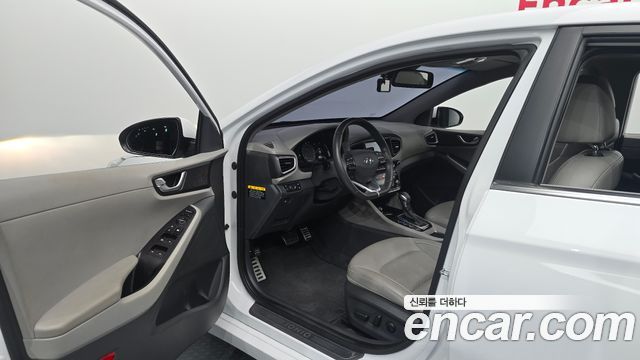 Hyundai Ioniq Hybrid Q 2016 — фото 10