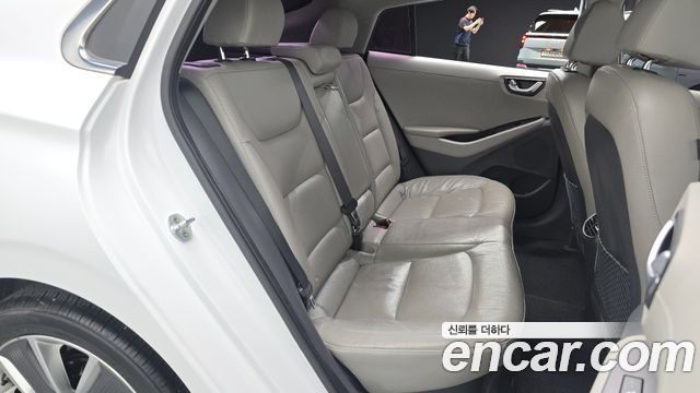 Hyundai Ioniq Hybrid Q 2016 — фото 11
