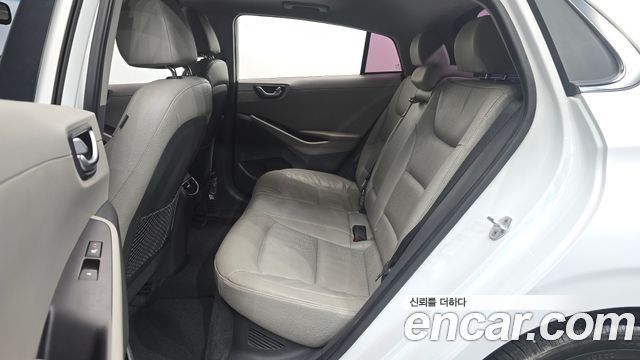 Hyundai Ioniq Hybrid Q 2016 — фото 12