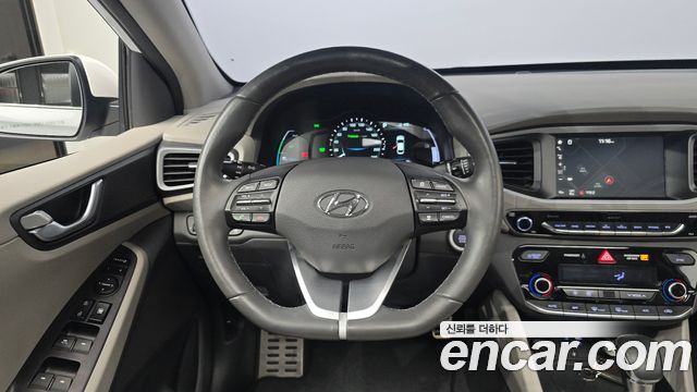 Hyundai Ioniq Hybrid Q 2016 — фото 13