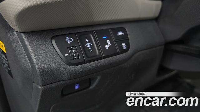 Hyundai Ioniq Hybrid Q 2016 — фото 18