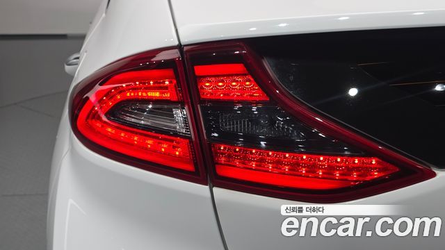 Hyundai Ioniq Hybrid Q 2016 — фото 23