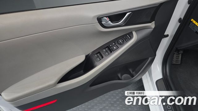 Hyundai Ioniq Hybrid Q 2016 — фото 24