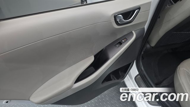 Hyundai Ioniq Hybrid Q 2016 — фото 25
