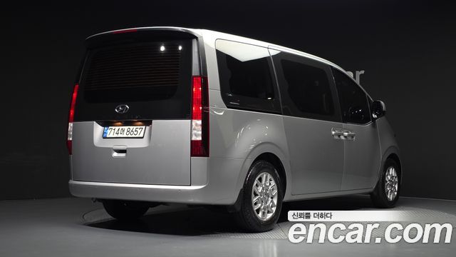Hyundai Staria Tourer 11-Seater Modern 2022 — фото 2