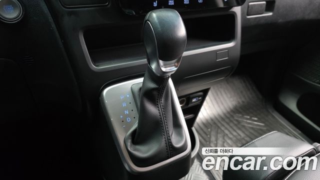 Hyundai Staria Tourer 11-Seater Modern 2022 — фото 9