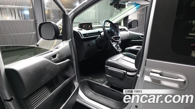 Hyundai Staria Tourer 11-Seater Modern 2022 — фото 10