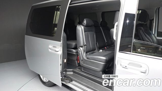 Hyundai Staria Tourer 11-Seater Modern 2022 — фото 12