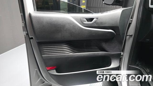 Hyundai Staria Tourer 11-Seater Modern 2022 — фото 25