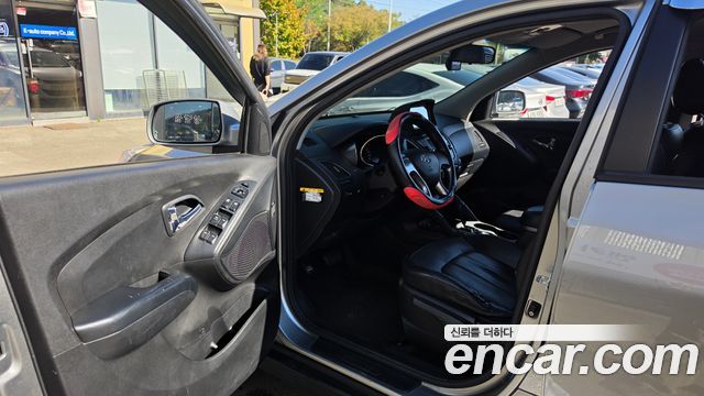 Hyundai Tucson ix Diesel 2WD X20 Luxury 2012 — фото 10