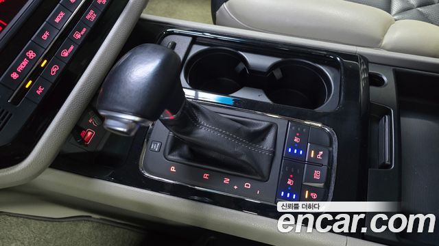 Kia Carnival 9-seater Prestige 2018 — фото 9