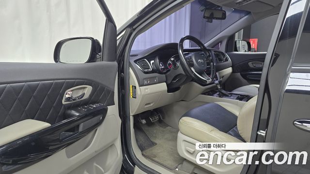 Kia Carnival 9-seater Prestige 2018 — фото 10