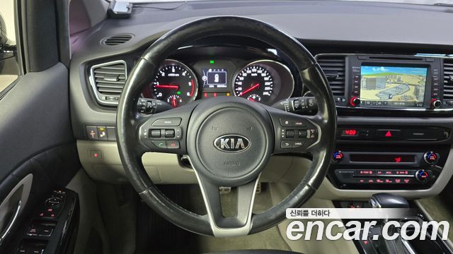 Kia Carnival 9-seater Prestige 2018 — фото 13