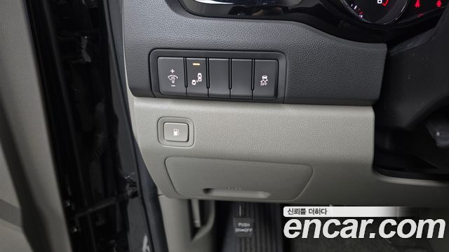 Kia Carnival 9-seater Prestige 2018 — фото 17