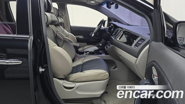 Kia Carnival 9-seater Prestige 2018 — фото 26