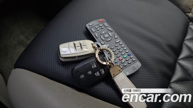 Kia Carnival 9-seater Prestige 2018 — фото 27