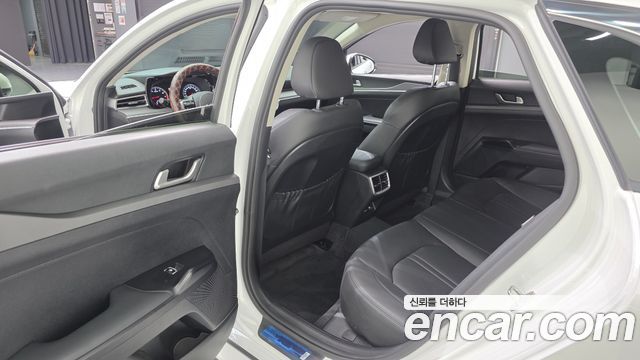 Kia K5 (III) 2.0 Prestige 2023 — фото 11
