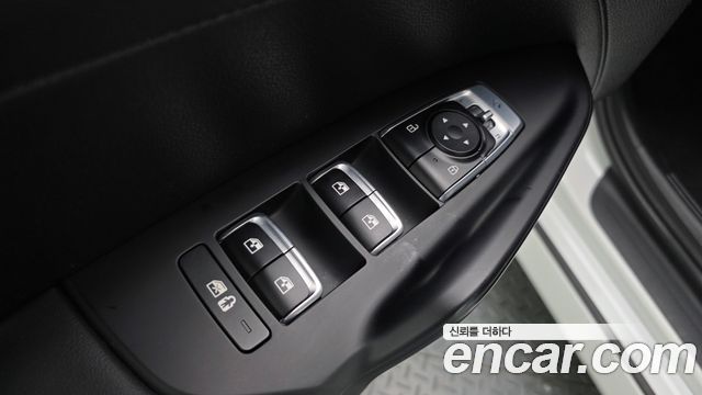 Kia K5 (III) 2.0 Prestige 2023 — фото 13