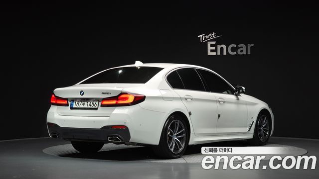 BMW 5 Series (G30) 520i M Sport 2022 — фото 2
