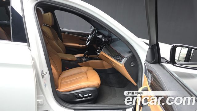 BMW 5 Series (G30) 520i M Sport 2022 — фото 15