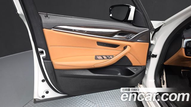 BMW 5 Series (G30) 520i M Sport 2022 — фото 30