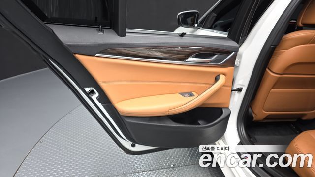 BMW 5 Series (G30) 520i M Sport 2022 — фото 31