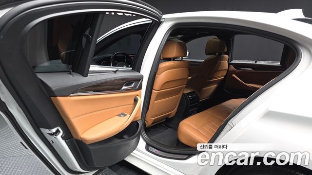 BMW 5 Series (G30) 520i M Sport 2022 — фото 32