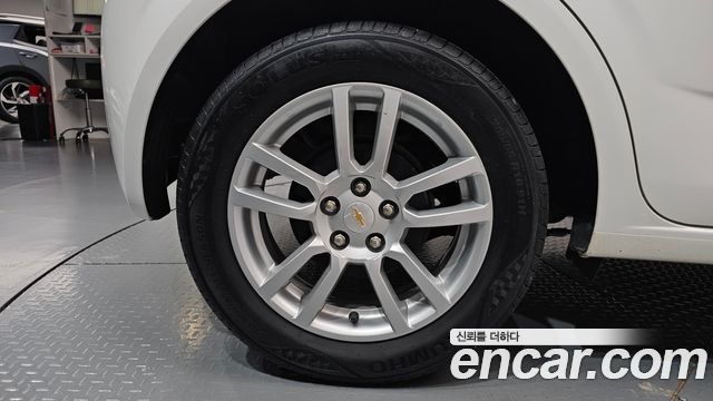 Chevrolet Aveo Hatchback 1.4 Turbo LT hi-deluxe 2016 — фото 21