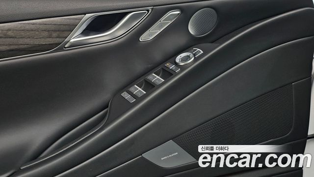Genesis G80 (RG3) Gasoline 2.5 Turbo AWD 2025 — фото 31