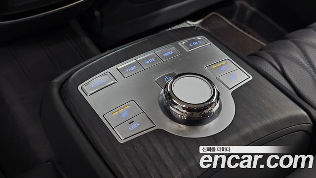 Genesis G80 (RG3) Gasoline 2.5 Turbo AWD 2025 — фото 32