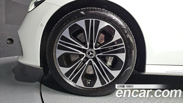 Mercedes-Benz E-Class (W214) E350e 4MATIC 2025 — фото 5