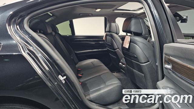 BMW 7 Series (F01) 730d 2013 — фото 11