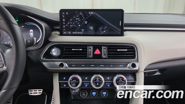 Genesis G70 Gasoline 2.0T 2WD 2022 — фото 13