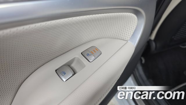 Genesis G70 Gasoline 2.0T 2WD 2022 — фото 19