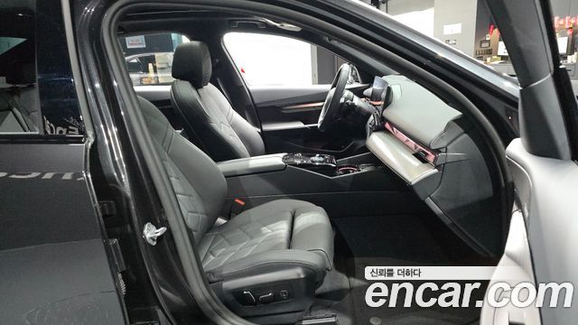 BMW 5 Series (G60) 520i M Sport 2025 — фото 12